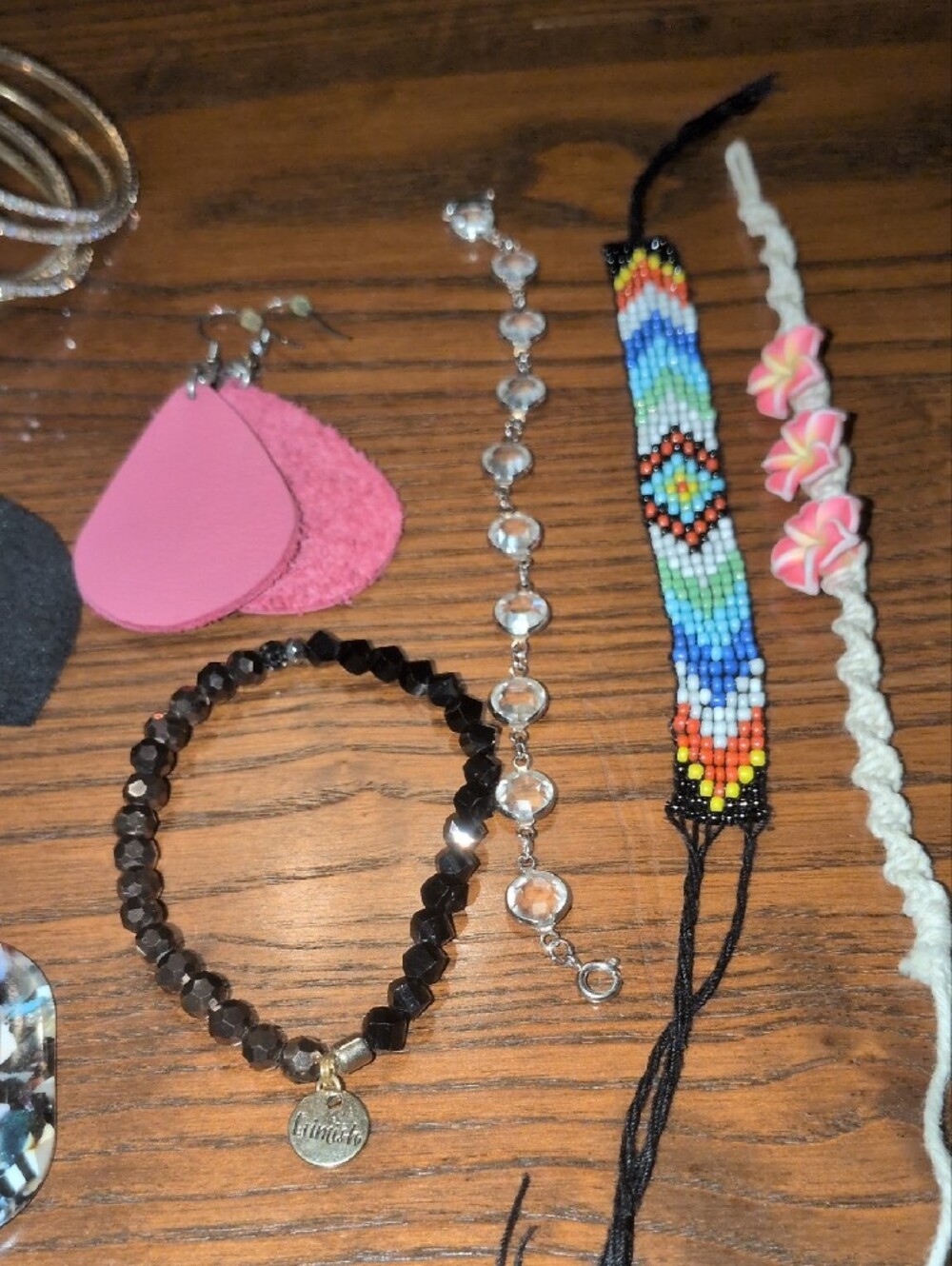 Lot Assorted Women’s Jewelry Set - Pink, Black, Multicolor Earrings & Bracelets - Picture 9 of 17